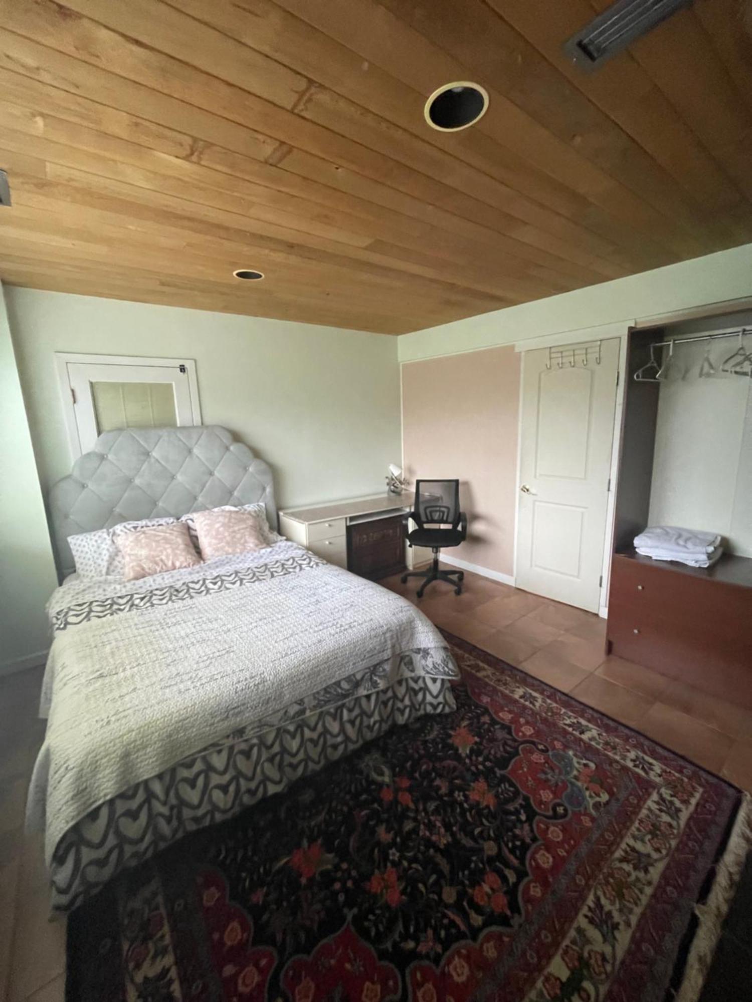 Guesthouse In เวสต์แวนคูเวอร์ ภายนอก รูปภาพ