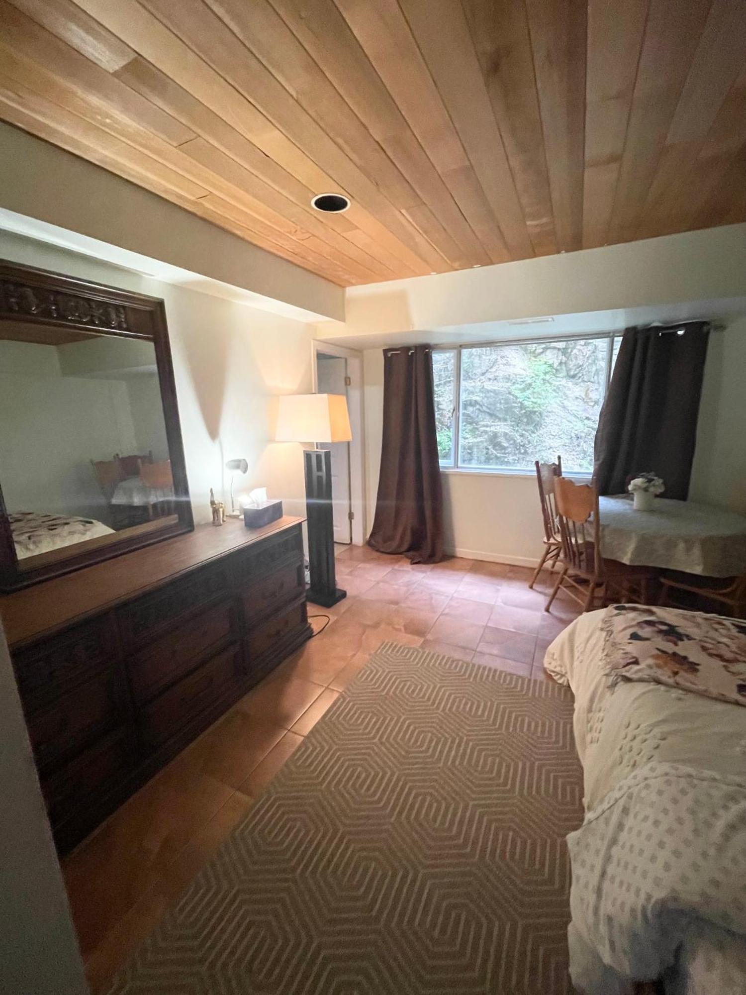 Guesthouse In เวสต์แวนคูเวอร์ ภายนอก รูปภาพ